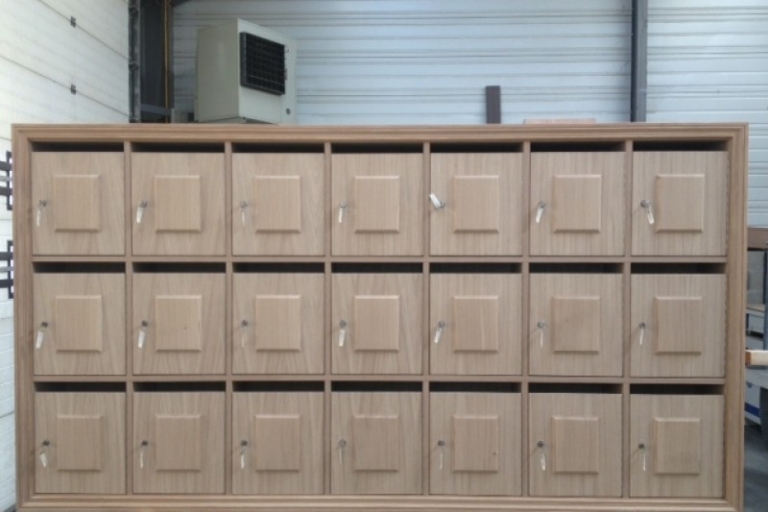 101-bloc-boites-aux-lettres-en-bois