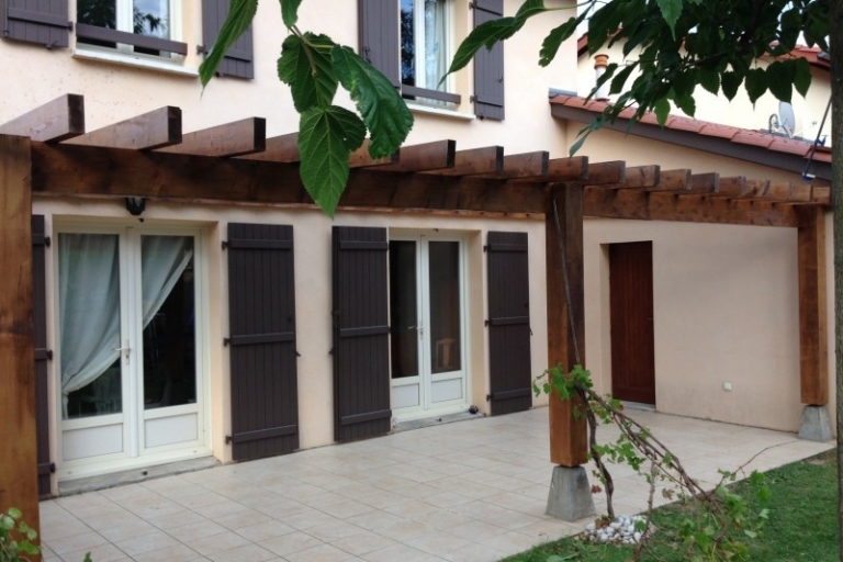 188-pergola-en-sapin-du-nord-a-pommiers-rhone