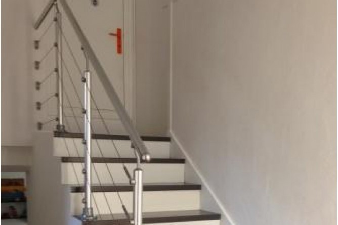 211-habillage-escalier-en-bois-et-garde-corps-inox-a-dardilly-rhone