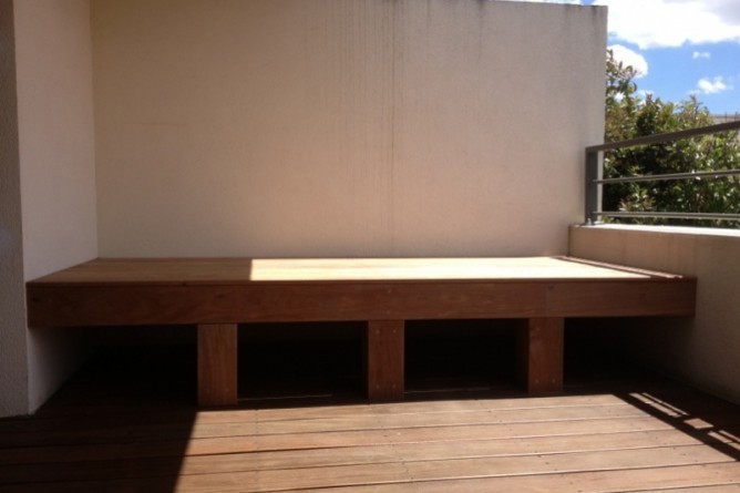 215-terrasse-de-balcon-et-ban-en-cumaru-a-dardilly