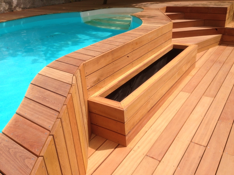 325-plage-de-piscine-en-bois-exotique-murure-a-millery-rhone