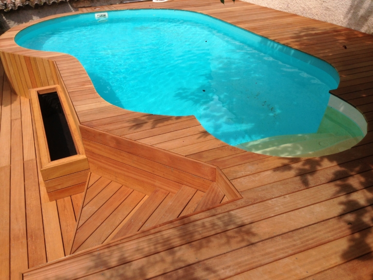 330-plage-de-piscine-en-bois-exotique-murure-a-millery-rhone