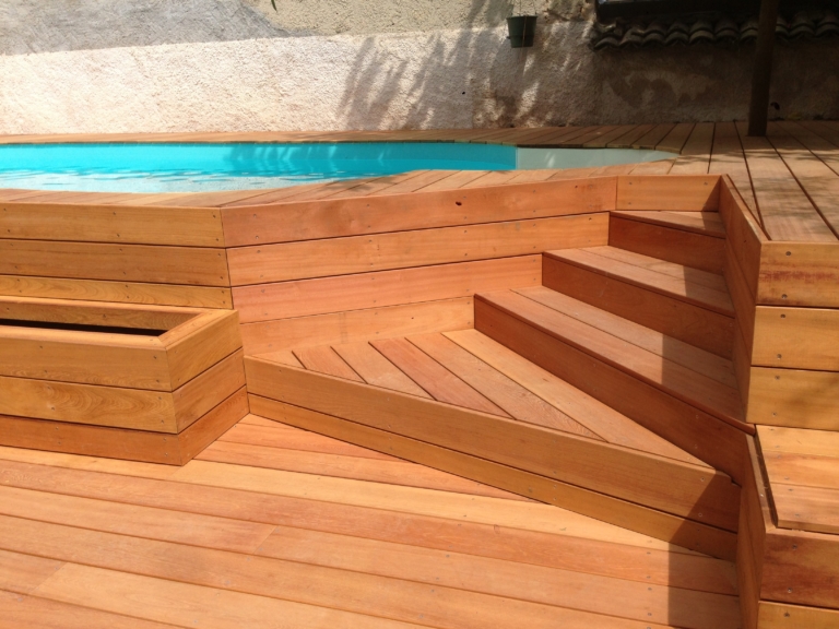 332-plage-de-piscine-en-bois-exotique-murure-a-millery-rhone