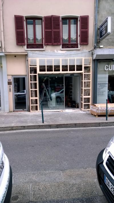438-habillage-bois-devanture-magasin-a-lyon