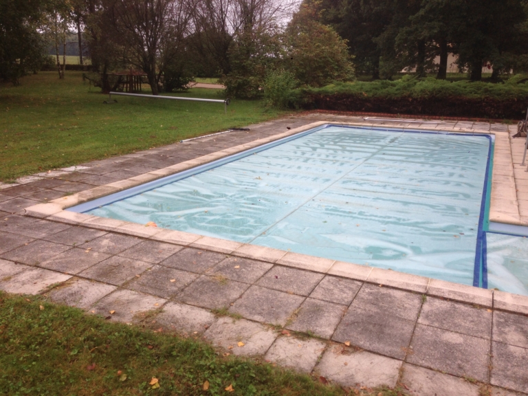 508-belle-plage-de-piscine-en-bois-exotique-ipe-a-savignieux-ain