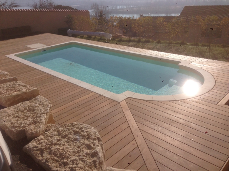 542-plage-de-piscine-en-bois-exotique-ipe-a-chasse-sur-rhone