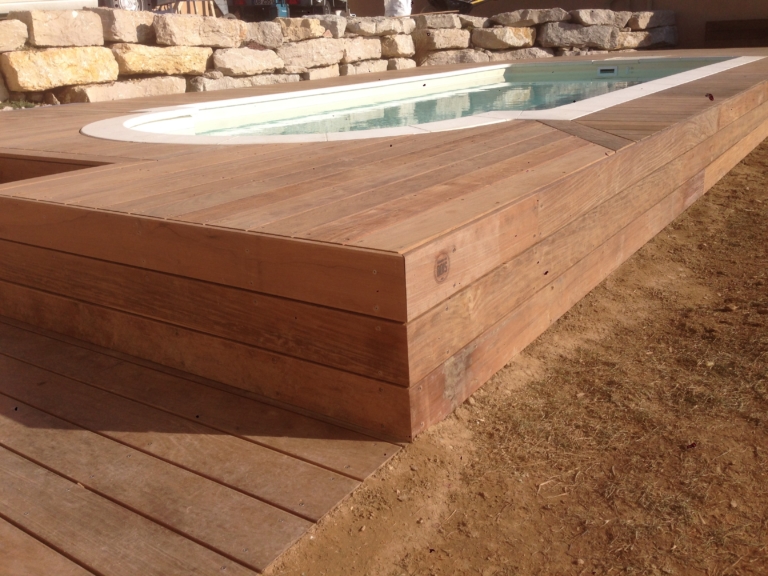 547-plage-de-piscine-en-bois-exotique-ipe-a-chasse-sur-rhone