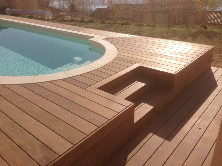 548-plage-de-piscine-en-bois-exotique-ipe-a-chasse-sur-rhone