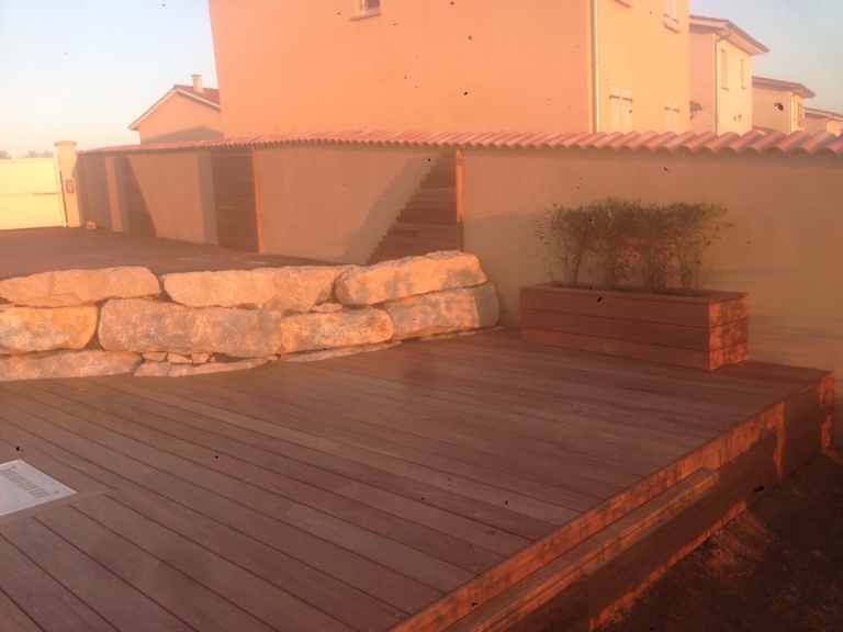 563-plage-de-piscine-en-bois-exotique-ipe-a-chasse-sur-rhone